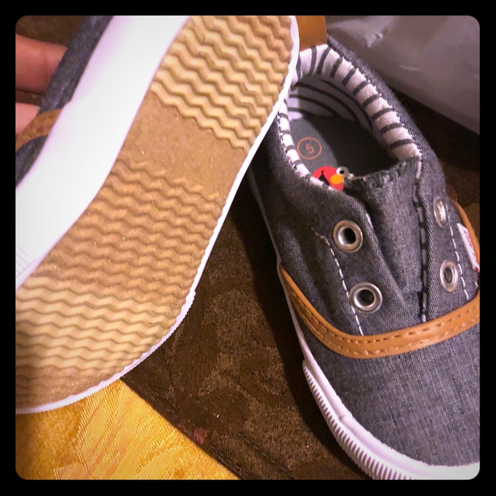 Elmo baby slip on shoes grey canvas Size 5